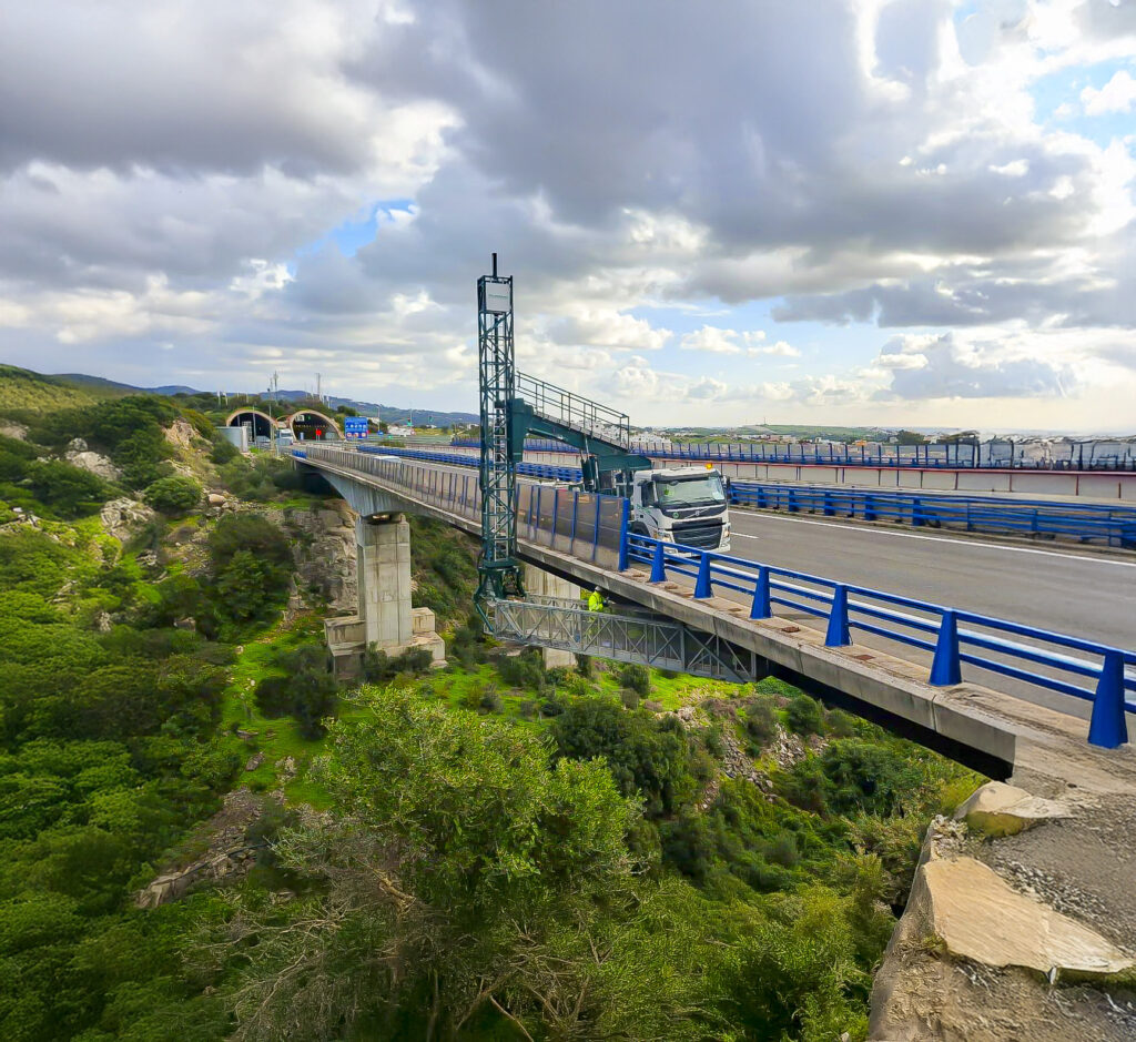 plataforma inspección bajo puentes