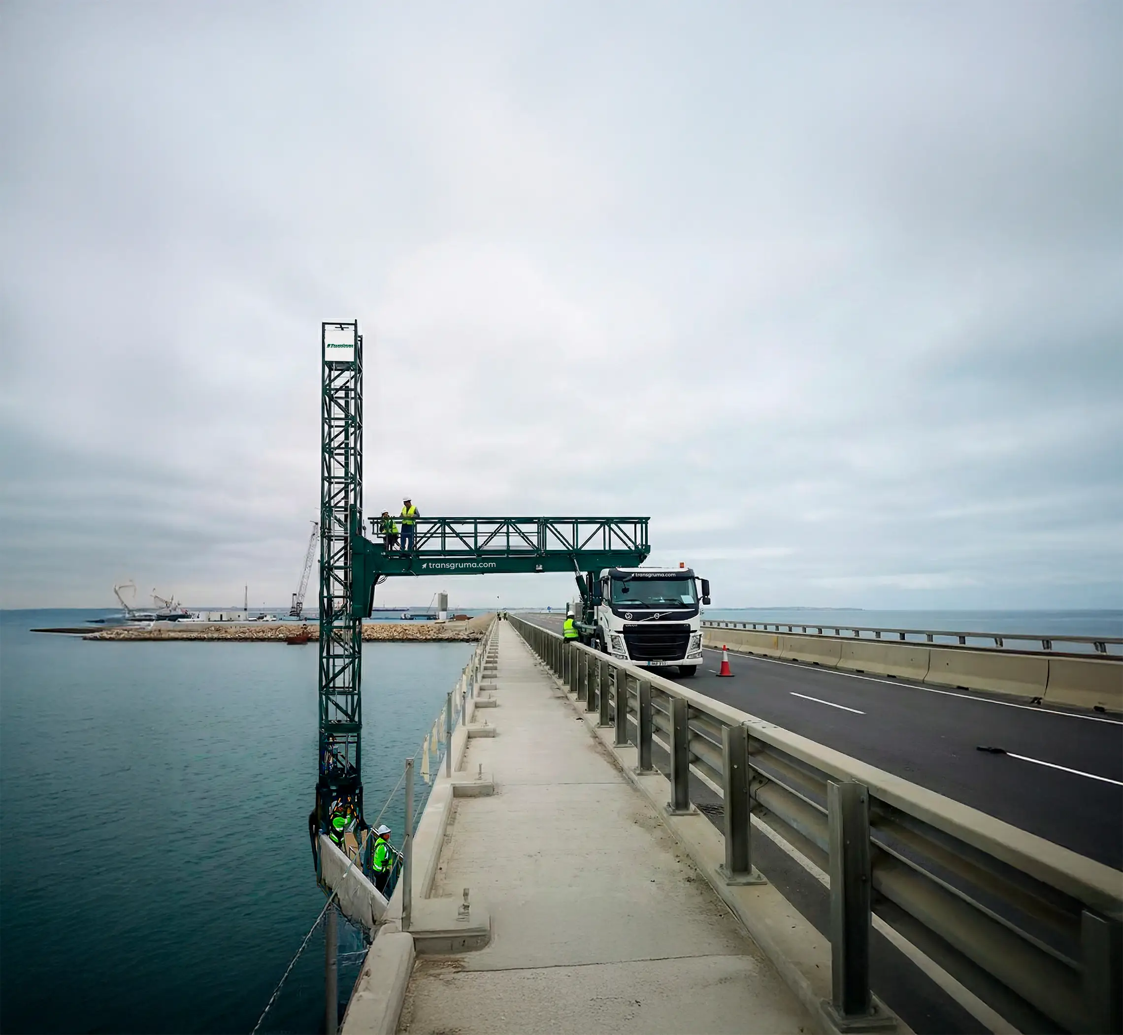 plataforma trabajos bajo puente