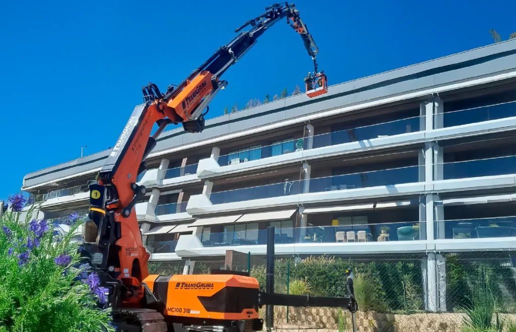 Plataforma de trabajo en minigrua